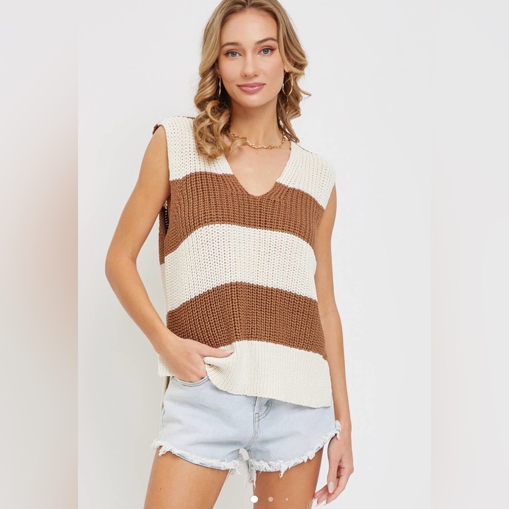 Boutique striped v-neck knitted sweater vest / coffee & cream